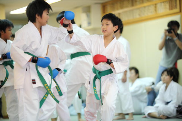 2009-10-11-Karate test 111 resize