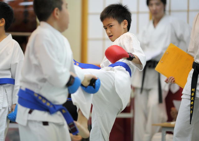 2009-10-11-Karate test 123 resize