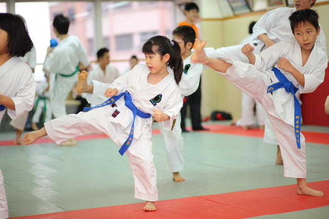 2012-03-11-Karate test 224 resized