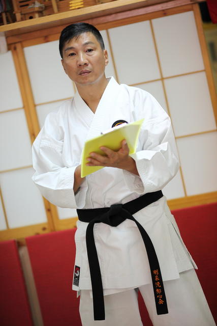 2009-10-11-Karate test 075 resize